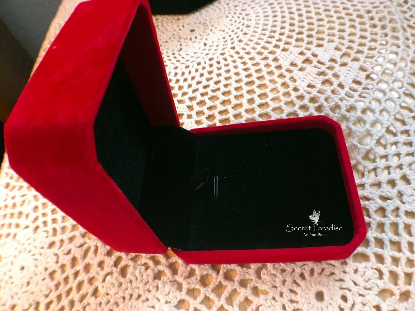 Jewelry from a Secret Paradise image 4